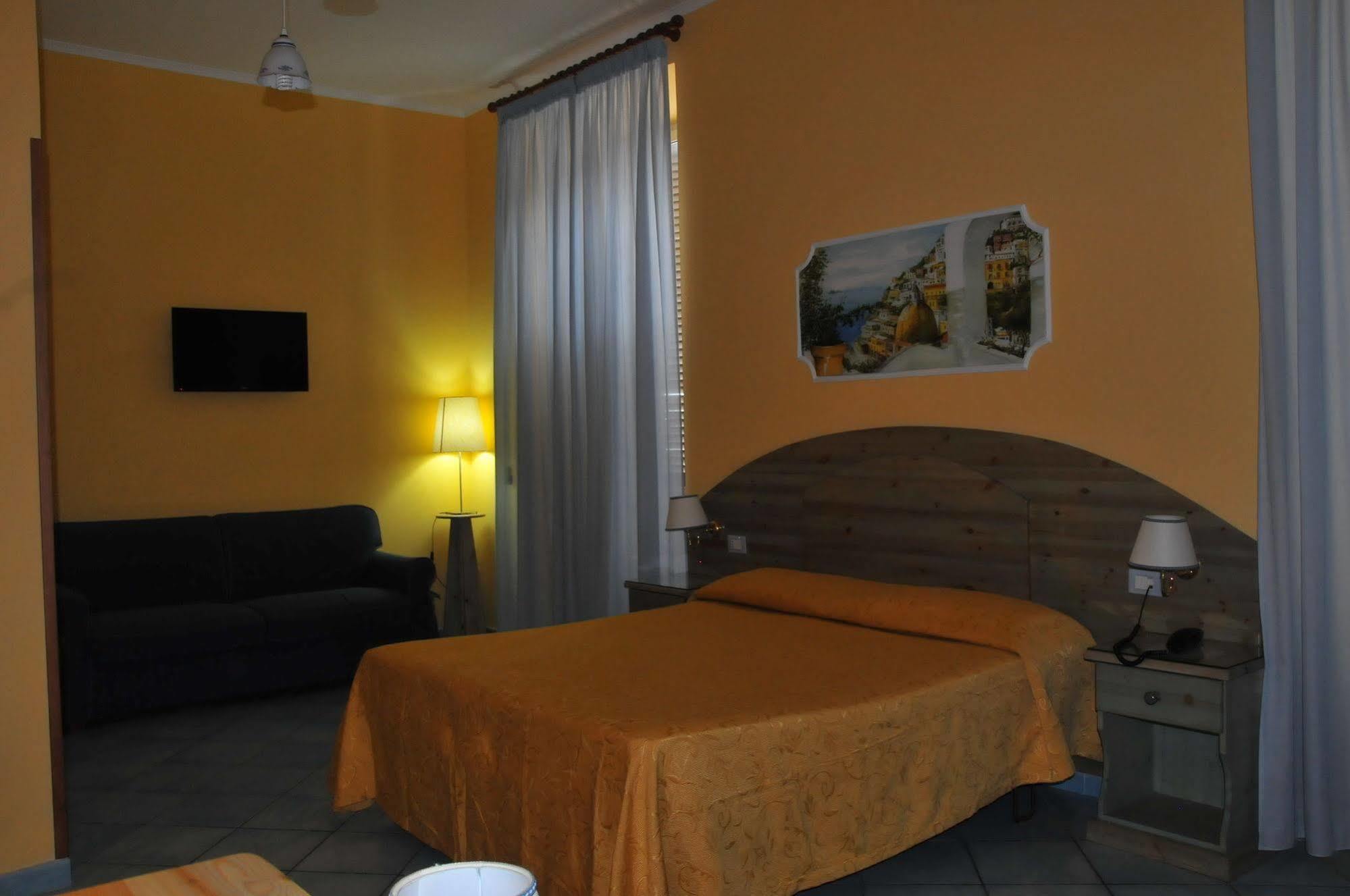 Hotel Potenza Neapel Exterior foto